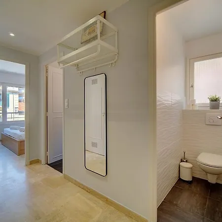 Immogroom - Modern Terraces Air Conditioner